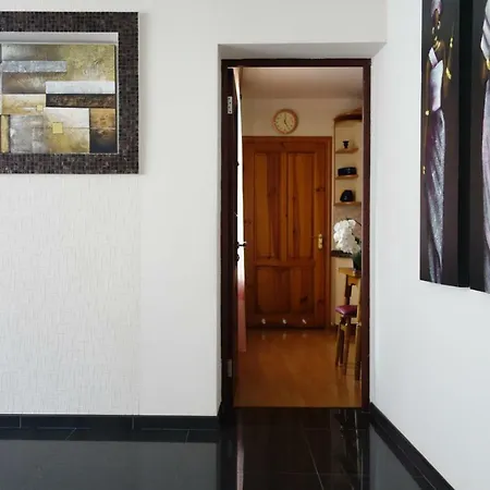 Villa Сучасний Котедж У Центрі Сваляви